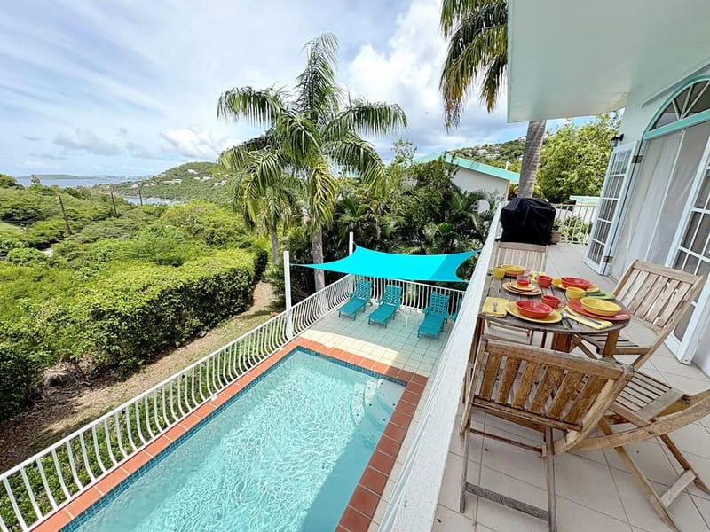 Outdoor dining and pool view