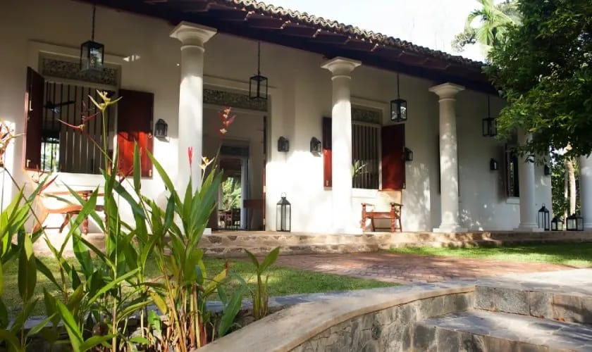 Kumbura Villa