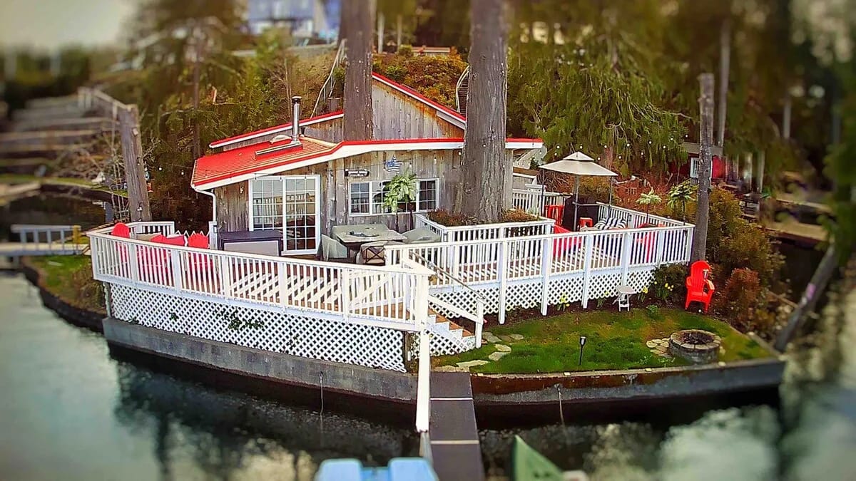Ellie’s Lake House