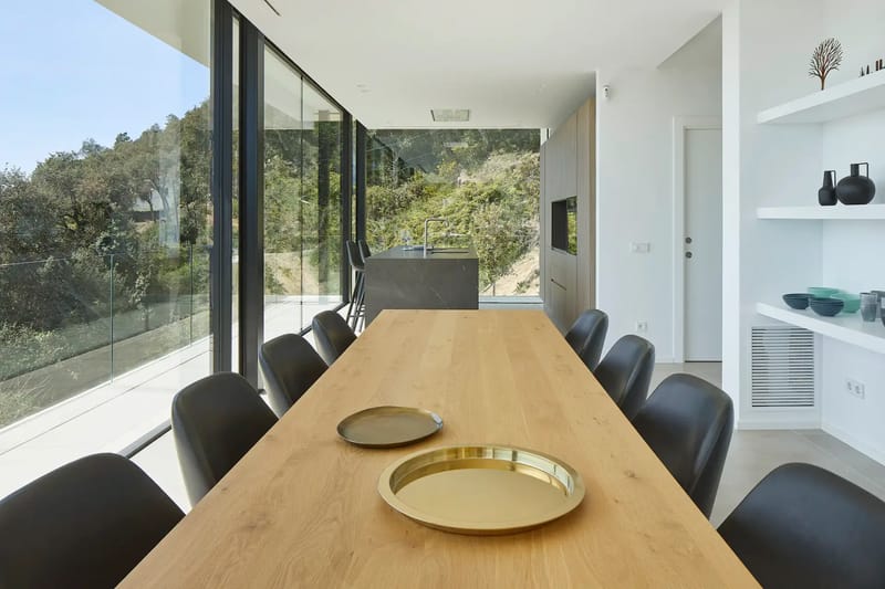 Cocina de diseño contemporáneo Villa Casa Pere con vistas a la montaña Costa Brava