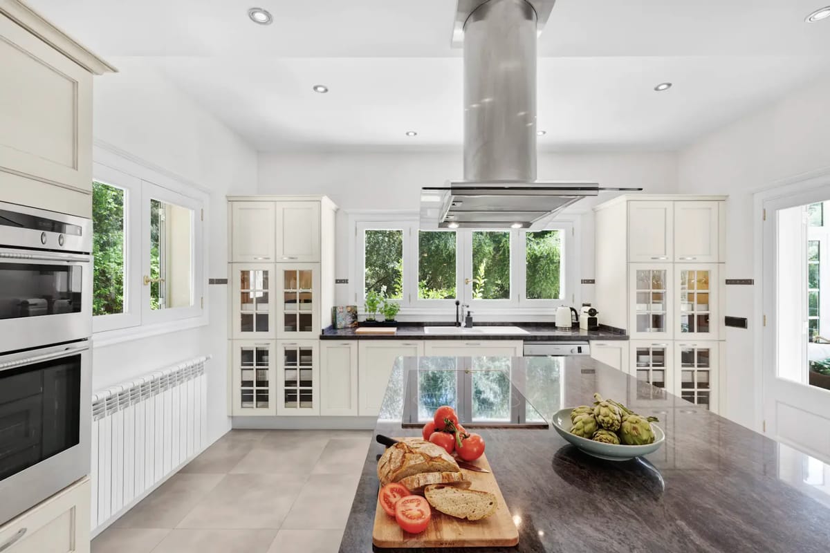 Kitchen and dining area