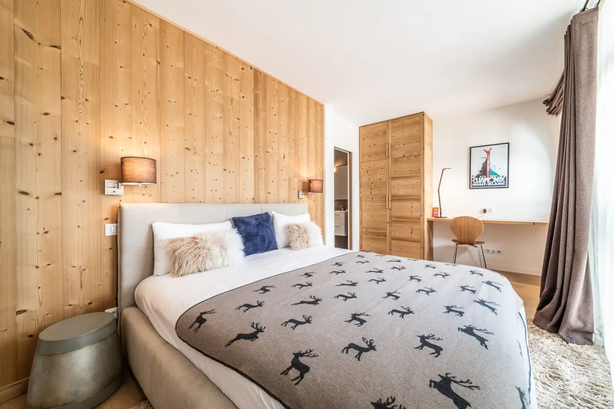 Luxury double ensuite bedroom ski apartment Le Gui Chamonix