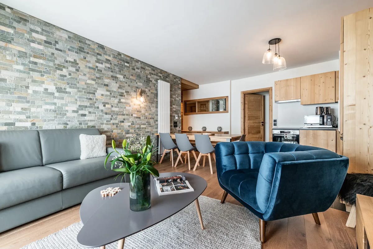 Salón familiar, zona de comedor, apartamento de lujo Sorbus con acceso directo a las pistas de esquí, Alpe d'Huez