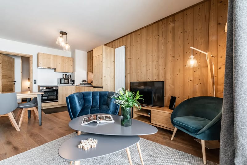 Salón familiar, zona de cocina, apartamento de lujo Sorbus con acceso directo a las pistas de esquí, Alpe d'Huez