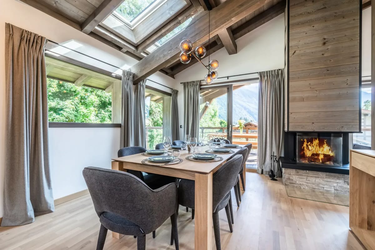 Beautiful open plan dining room family chalet Jatoba Chamonix