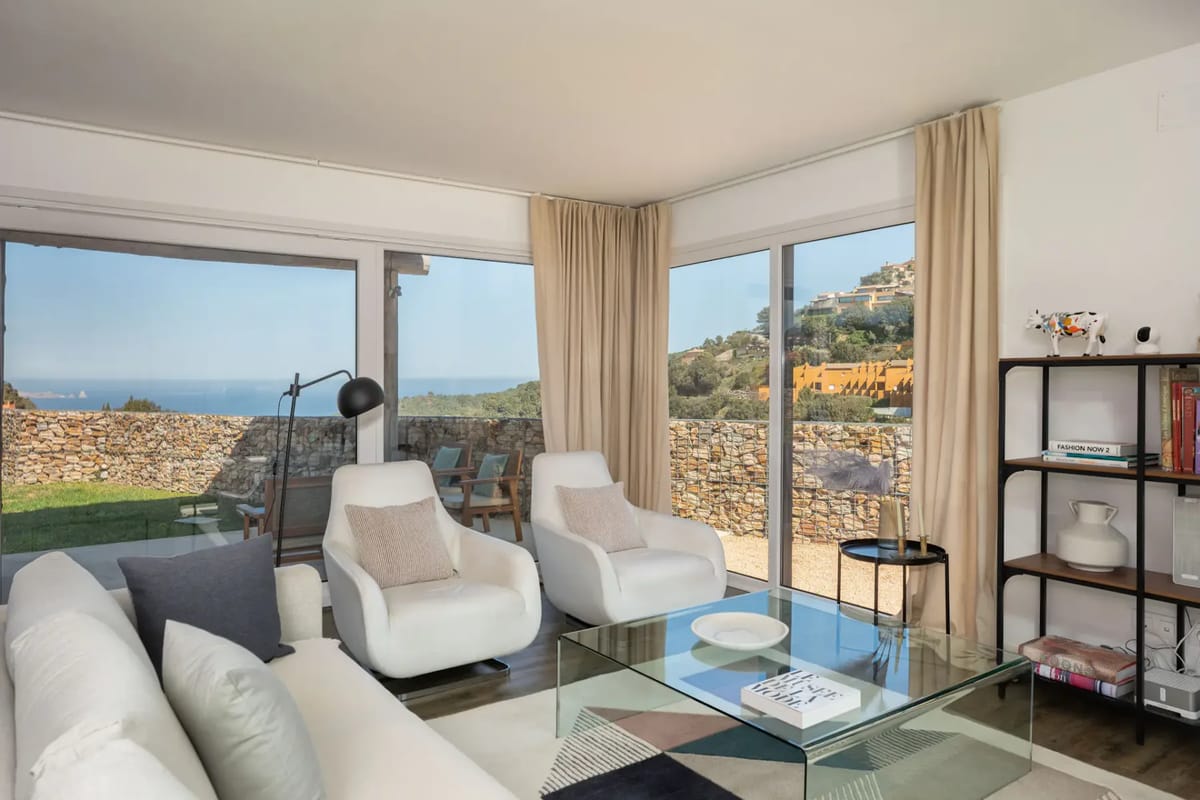 Spacious living room sea view Casa Ciudamar Costa Brava