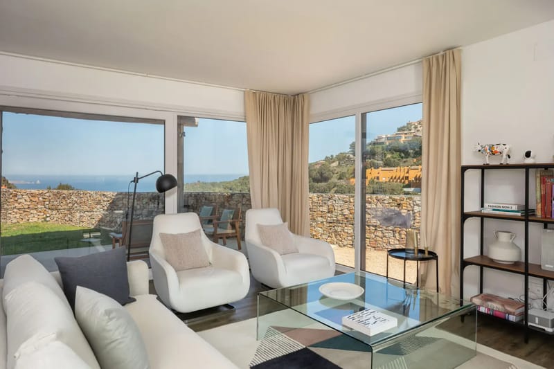 Spacious living room sea view Casa Ciudamar Costa Brava