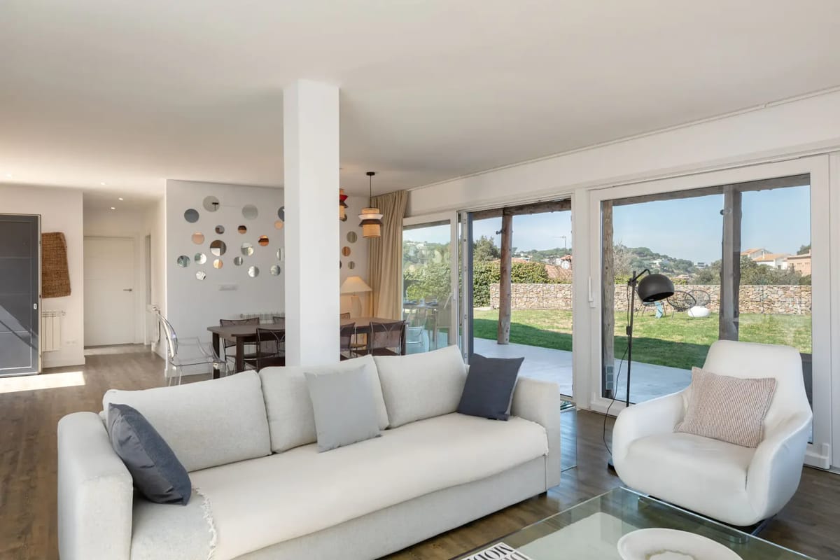 Spacious living room sea view Casa Ciudamar Costa Brava