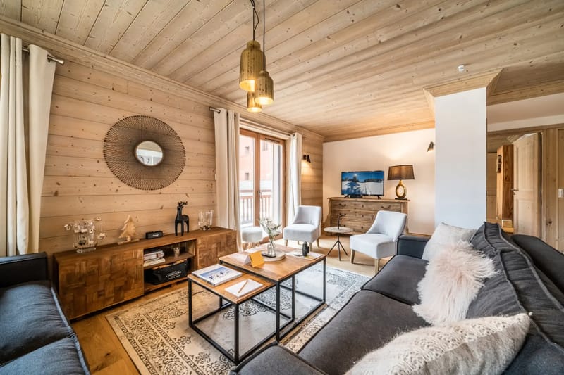 Amplio salón de estilo alpino del apartamento familiar Cervino en Courchevel Moriond