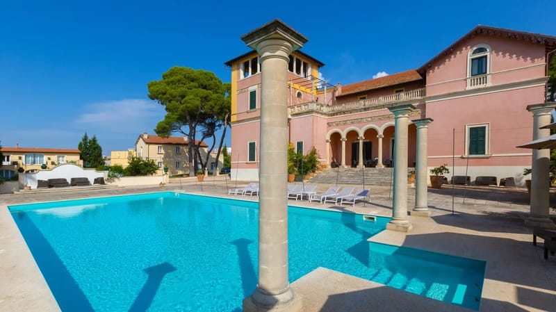 VILLA CAPOZZA 18+2 - Puglia