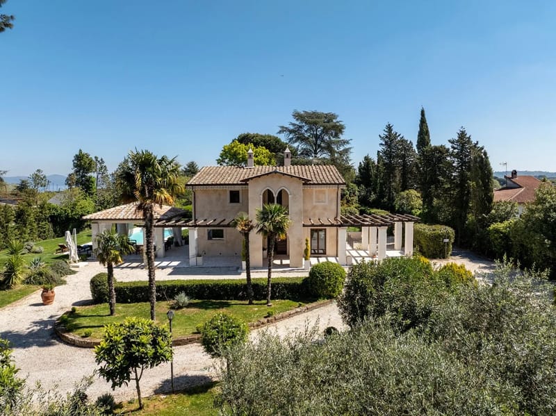 VILLA CORTE SANT'ANNA 6+2 - Lazio