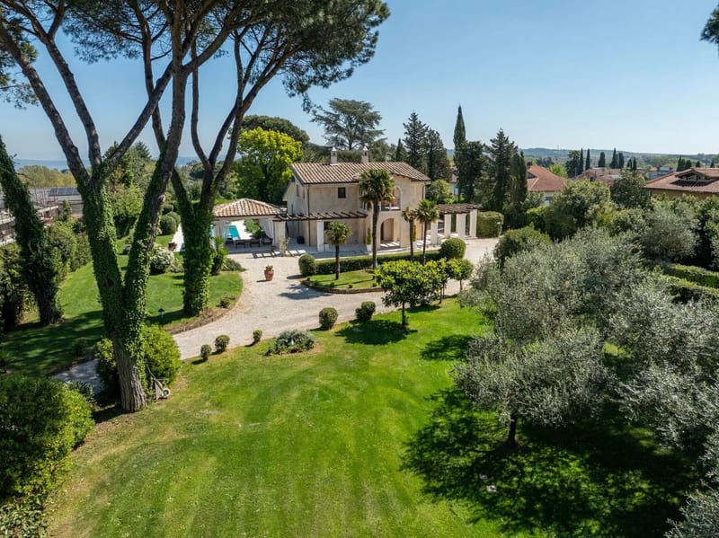 VILLA CORTE SANT'ANNA 6+2 - Lazio