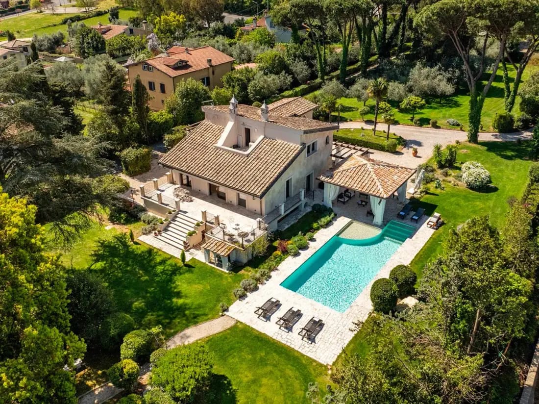 VILLA CORTE SANT'ANNA 6+2 - Lazio