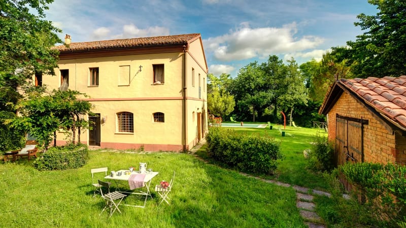 LUCE TRA I FAGGI 8 - Marche