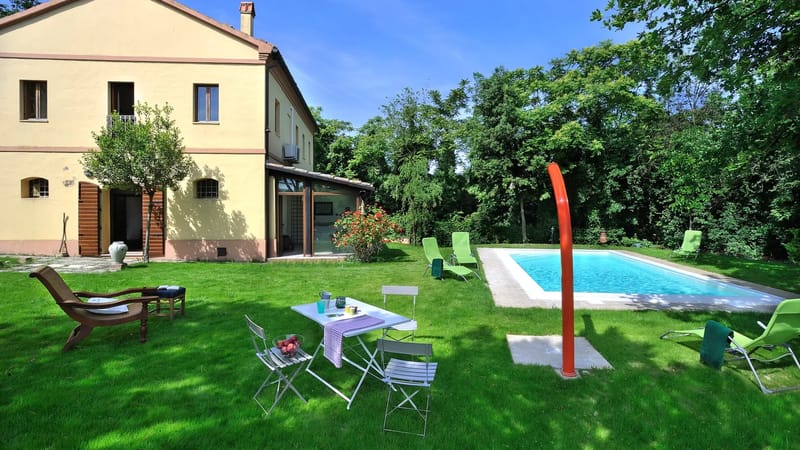 LUCE TRA I FAGGI 8 - Marche