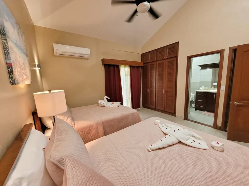 MT-02 — Luxurious Beach front Villa