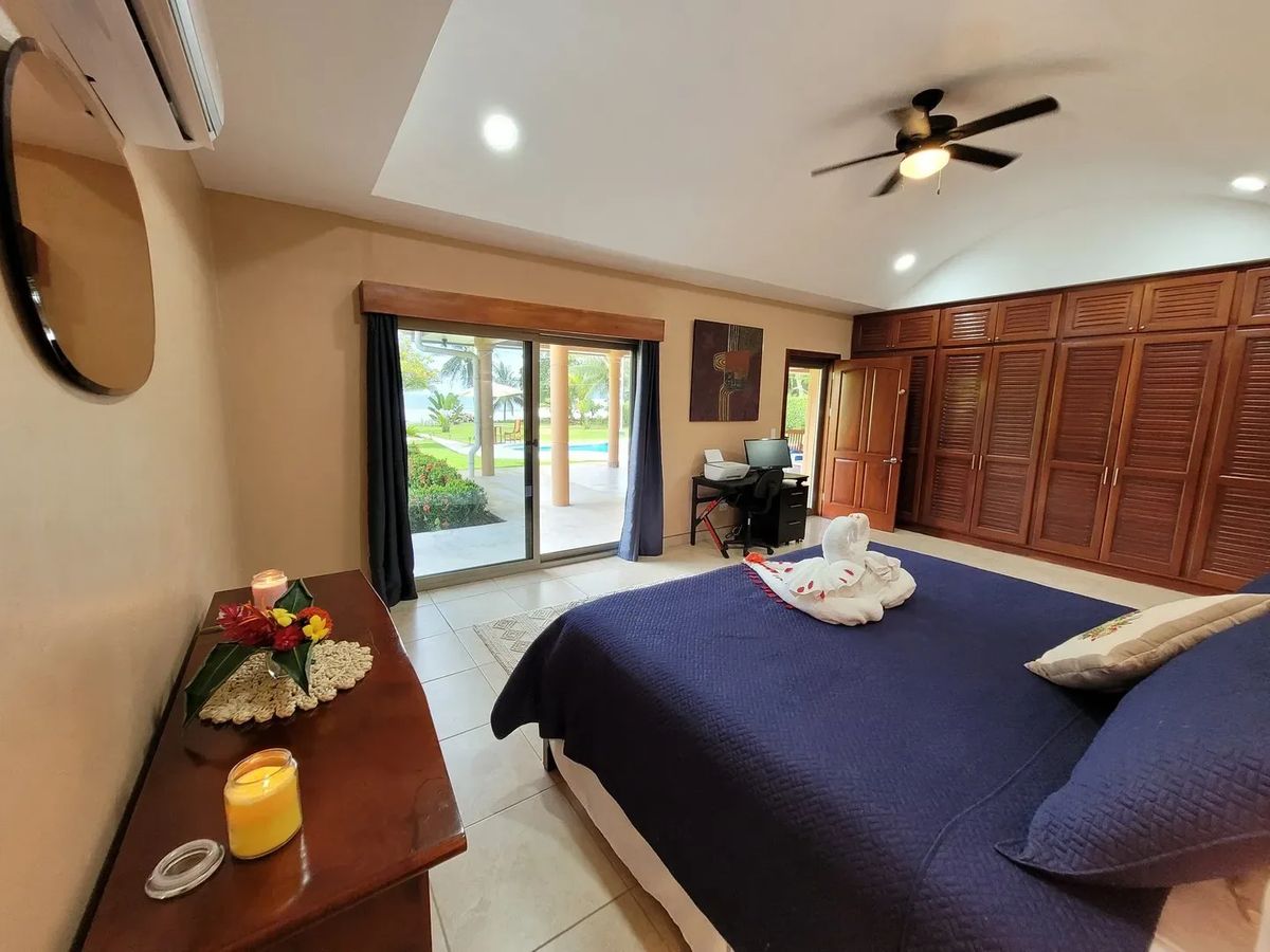 MT-02 — Luxurious Beach front Villa