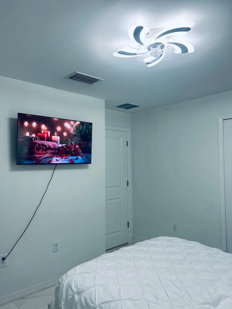 Estudio privado moderno y acogedor