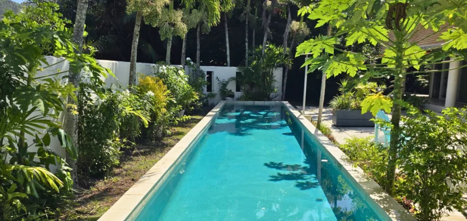 Family Beachfront Villa in Muri