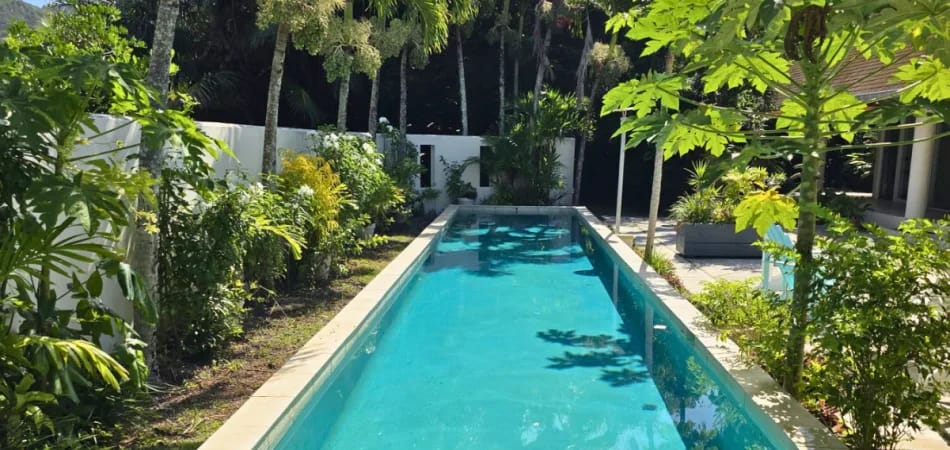 Family Beachfront Villa in Muri