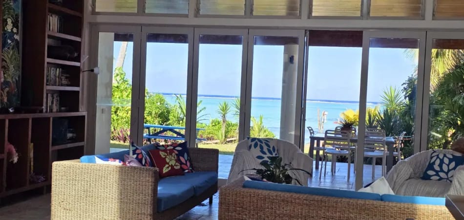 Family Beachfront Villa in Muri – Spacious living area for families