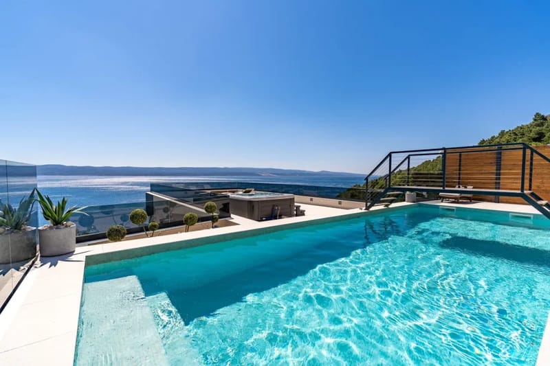 Panoramic view of the seaside and islands from the rooftop area
