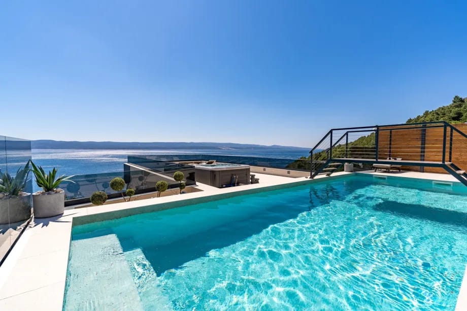 Panoramic view of the seaside and islands from the rooftop area