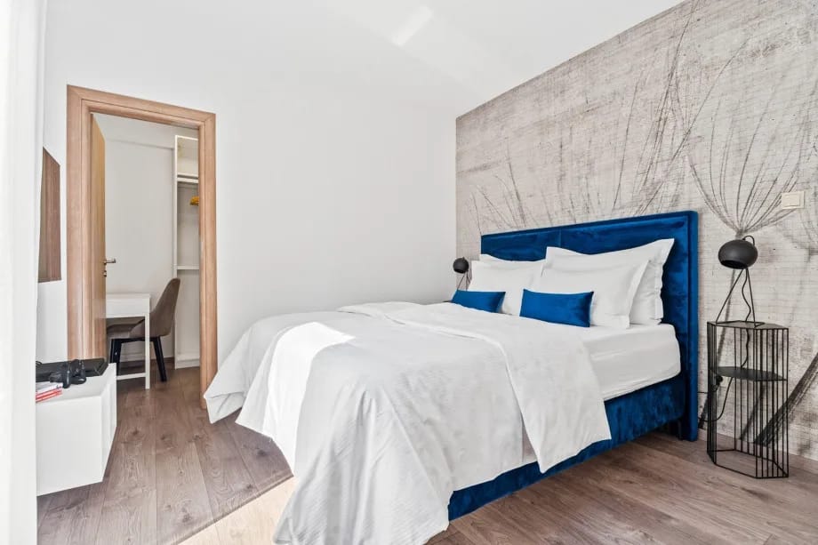 Bedroom 4 with queen-size bed, air conditioner, TV, PlayStation 4, toilet and walk-in wardrobe