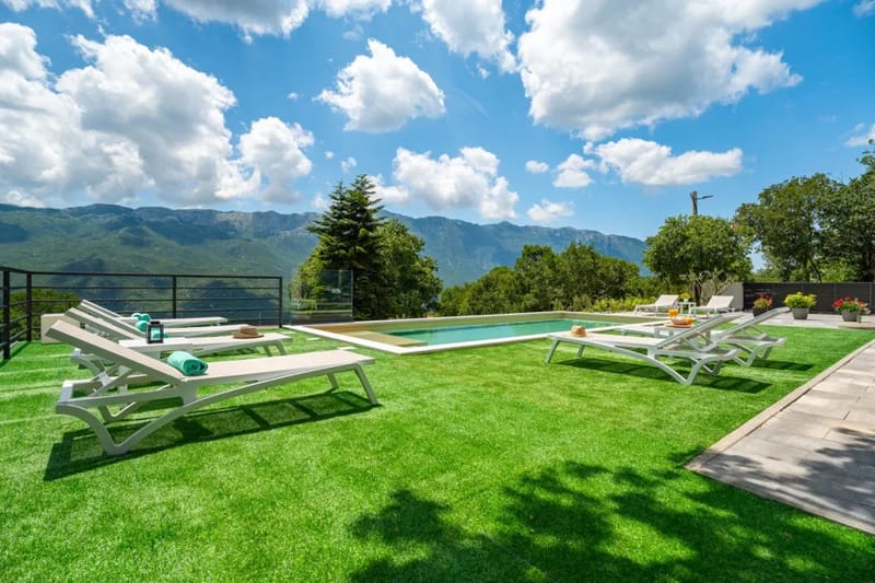 Villa Rose en Zagvozd con vistas al valle y a la montaña de Biokovo