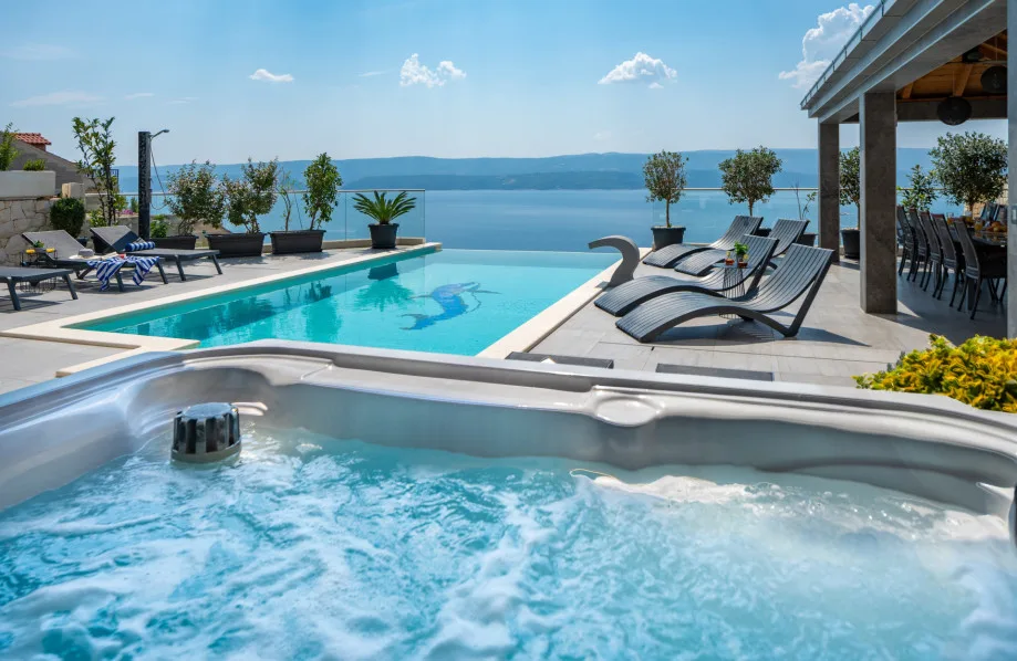 Villa de lujo Pocrnja con piscina climatizada, jacuzzi, sauna y mesa de billar