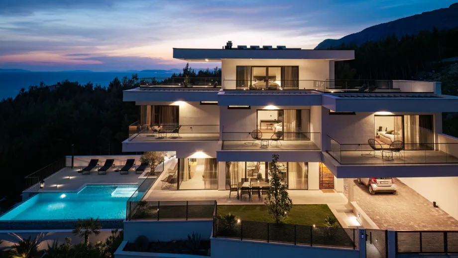 Elegante Villa Briig con vistas al mar