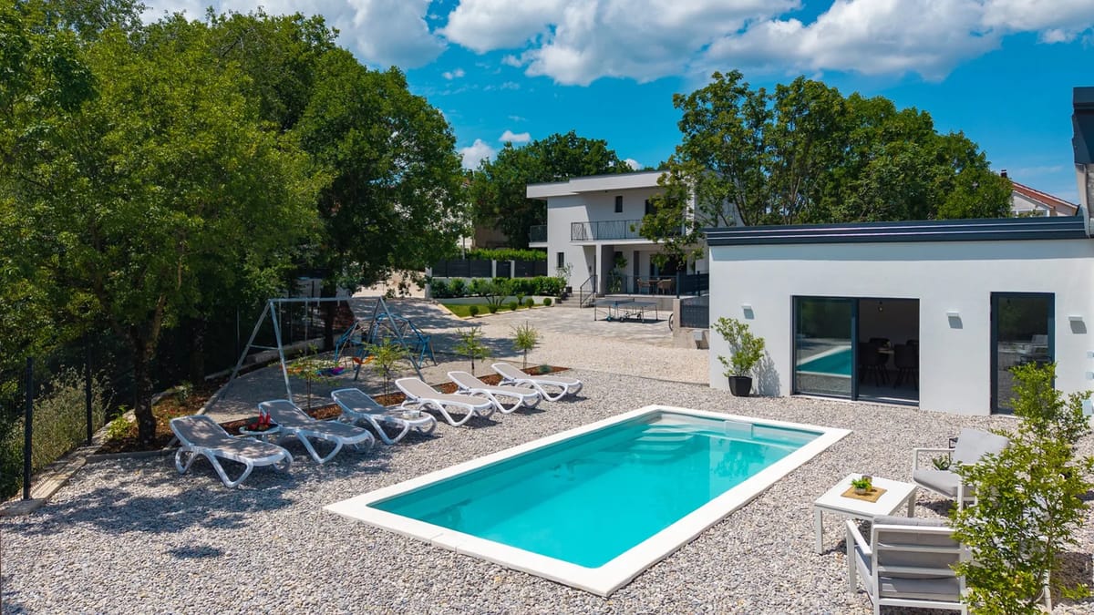 New! Villa Ellamar