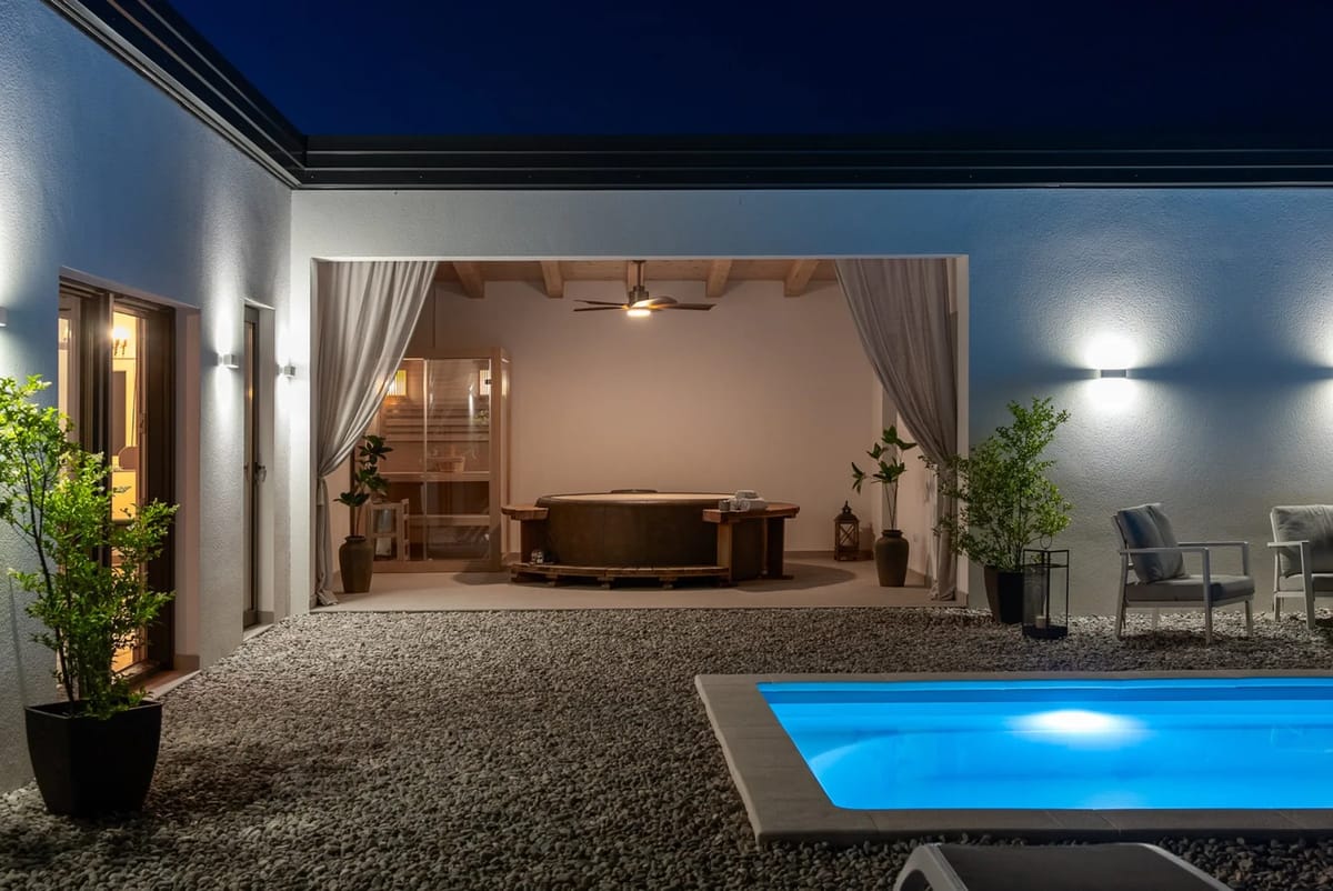 New! Villa Ellamar