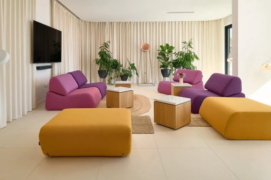 Ground-floor living area with direct access to the pool