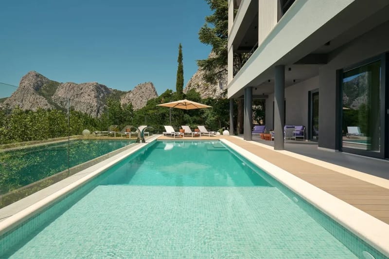 Piscina privada climatizada con un sistema sin cloro