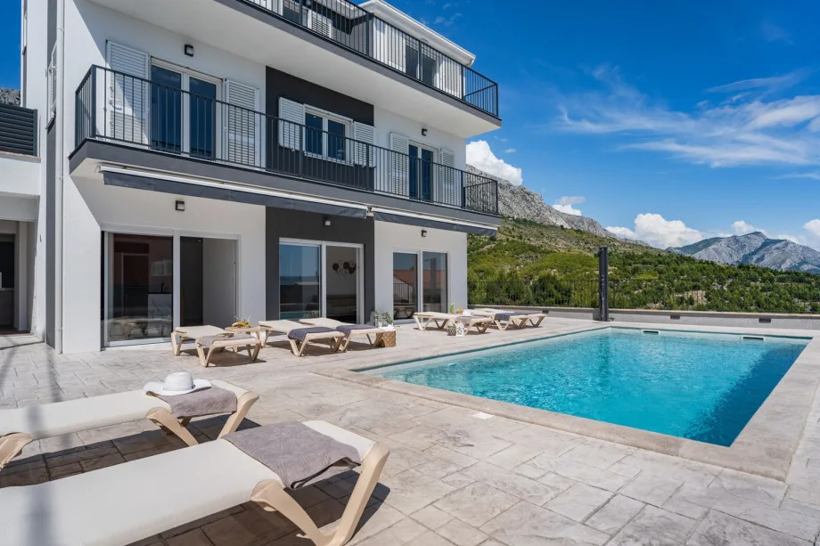 Villa MI con piscina privada