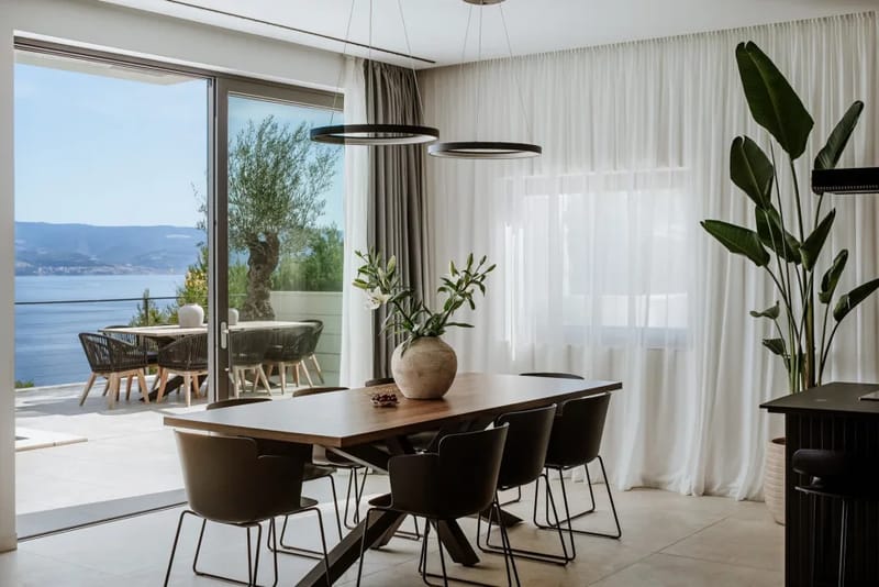 Zona de comedor en la planta baja.