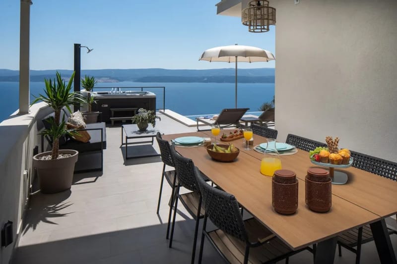 Piscina infinita privada climatizada con hidromasaje