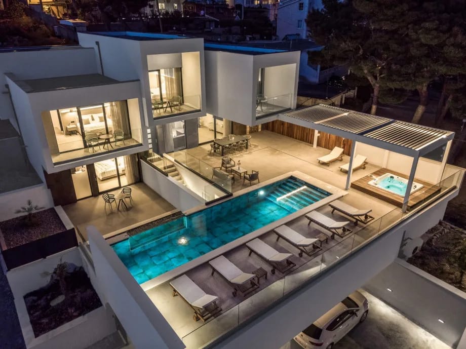 Villa Bava with four en-suite bedrooms, heated pool, Jacuzzi and media room