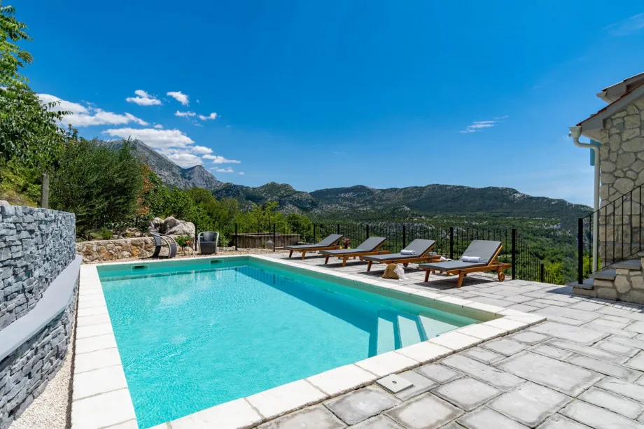 Villa de piedra Judita con piscina climatizada e hidromasaje