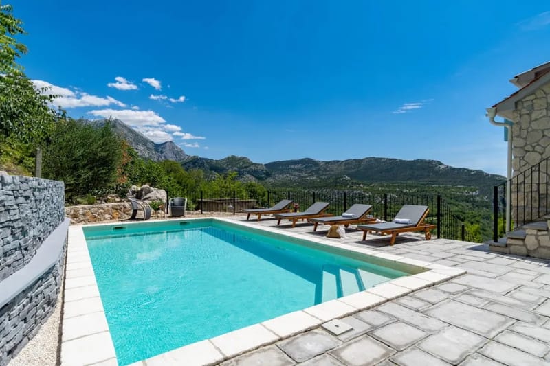Villa de piedra Judita con piscina climatizada e hidromasaje