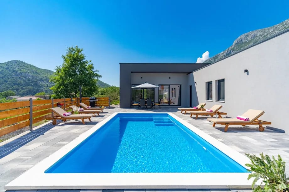Villa Mir con piscina privada, 3 dormitorios, a 7 km de una playa de arena
