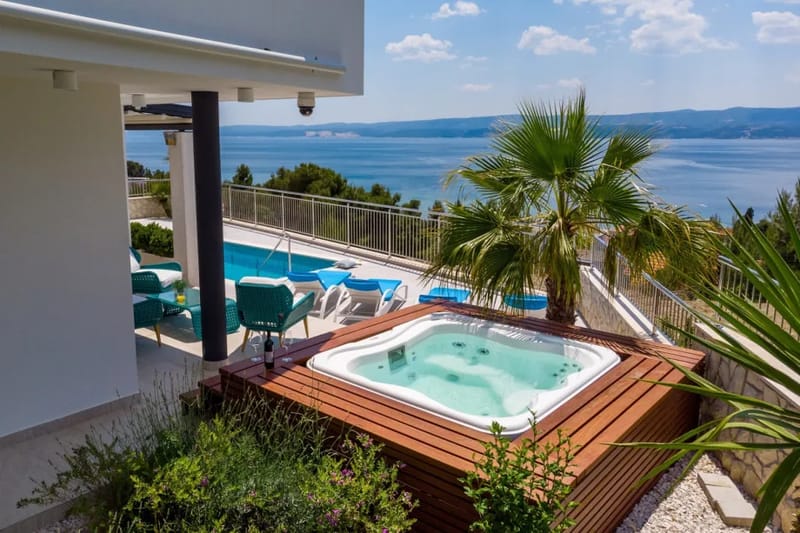 Seaview Villa Marija with heated, private pool, jacuzzi, 4 en-suite bedrooms, sauna, and billiard, beach 300m