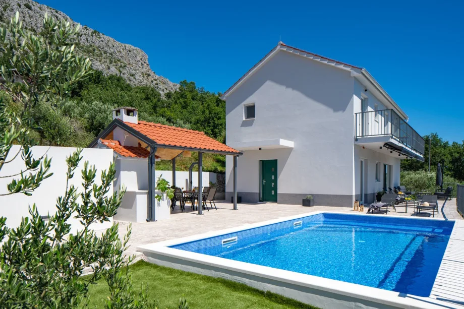 Piscina privada climatizada con hidromasaje