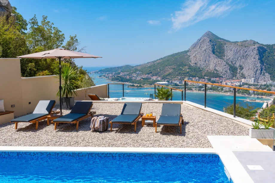 Casa Vita con vistas al mar, billar y piscina climatizada