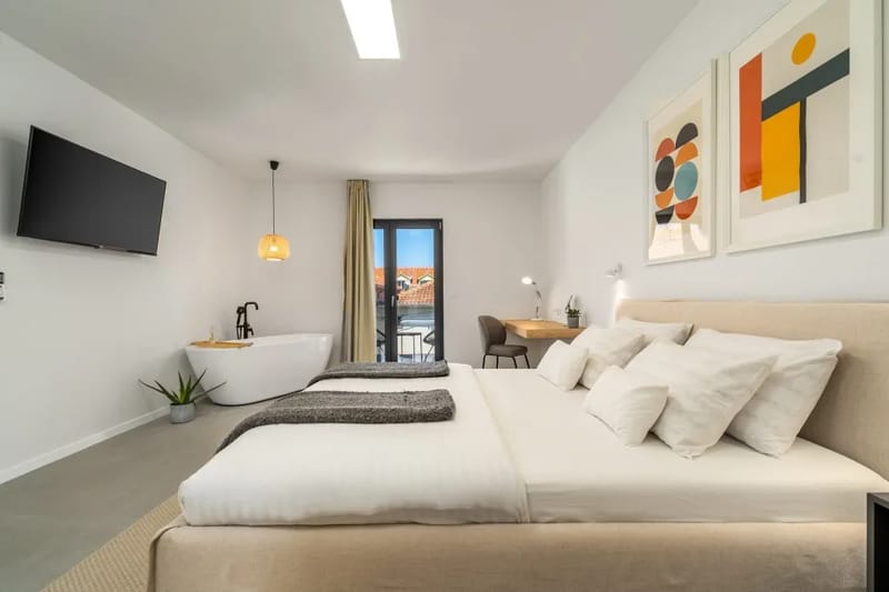 Dormitorio principal con cama king size