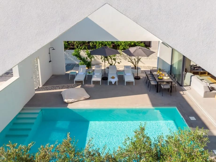 Piscina privada climatizada de 34 m² con hidromasaje