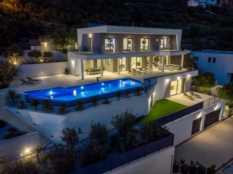 Villa Ada con spa, gimnasio y piscina climatizada