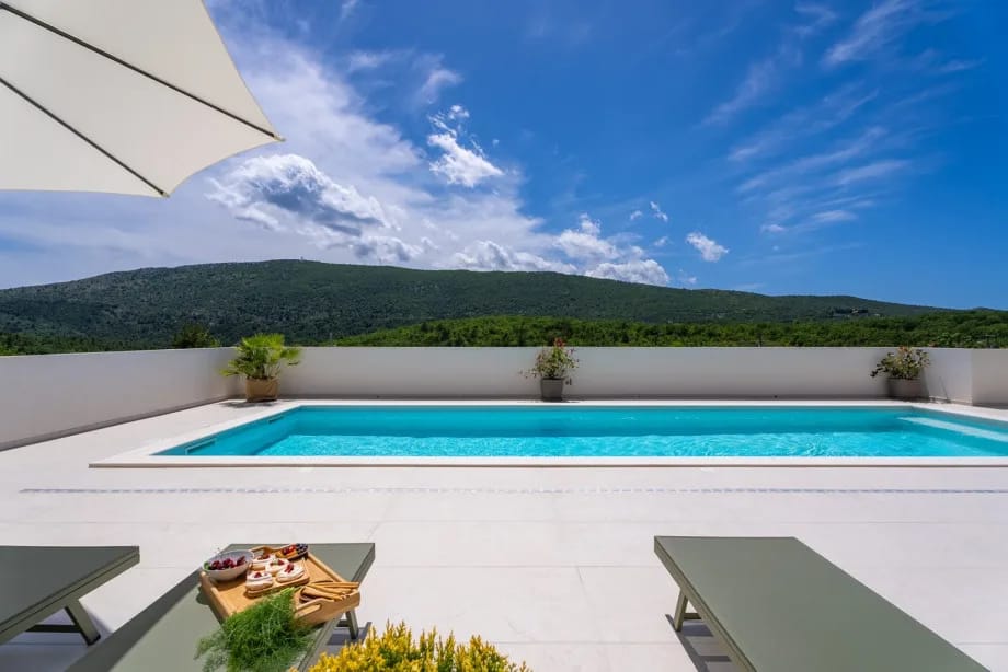 Villa Tenera, una villa moderna de una sola planta
