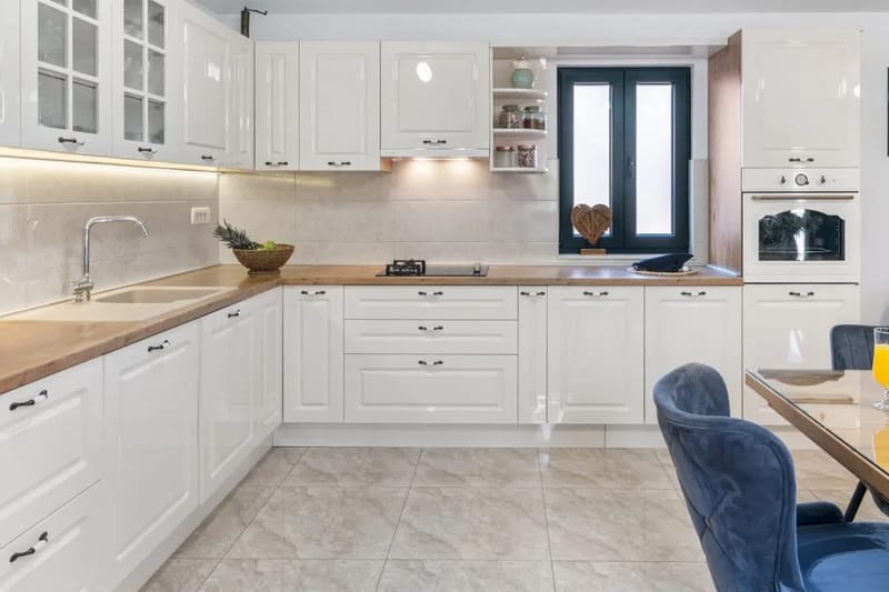 Una cocina totalmente equipada con todo lo necesario para poner en práctica sus habilidades culinarias.